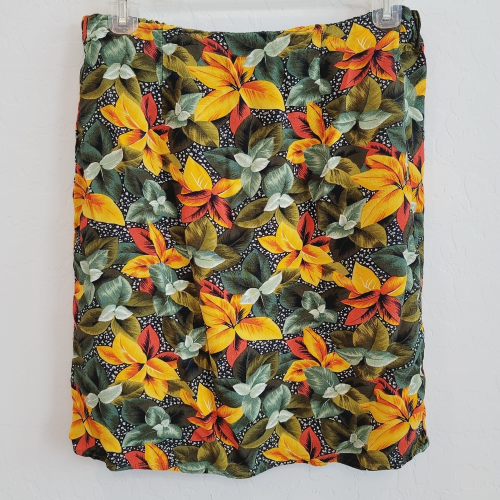 Valerie Stevens Sport Floral Skirts Size Medium
